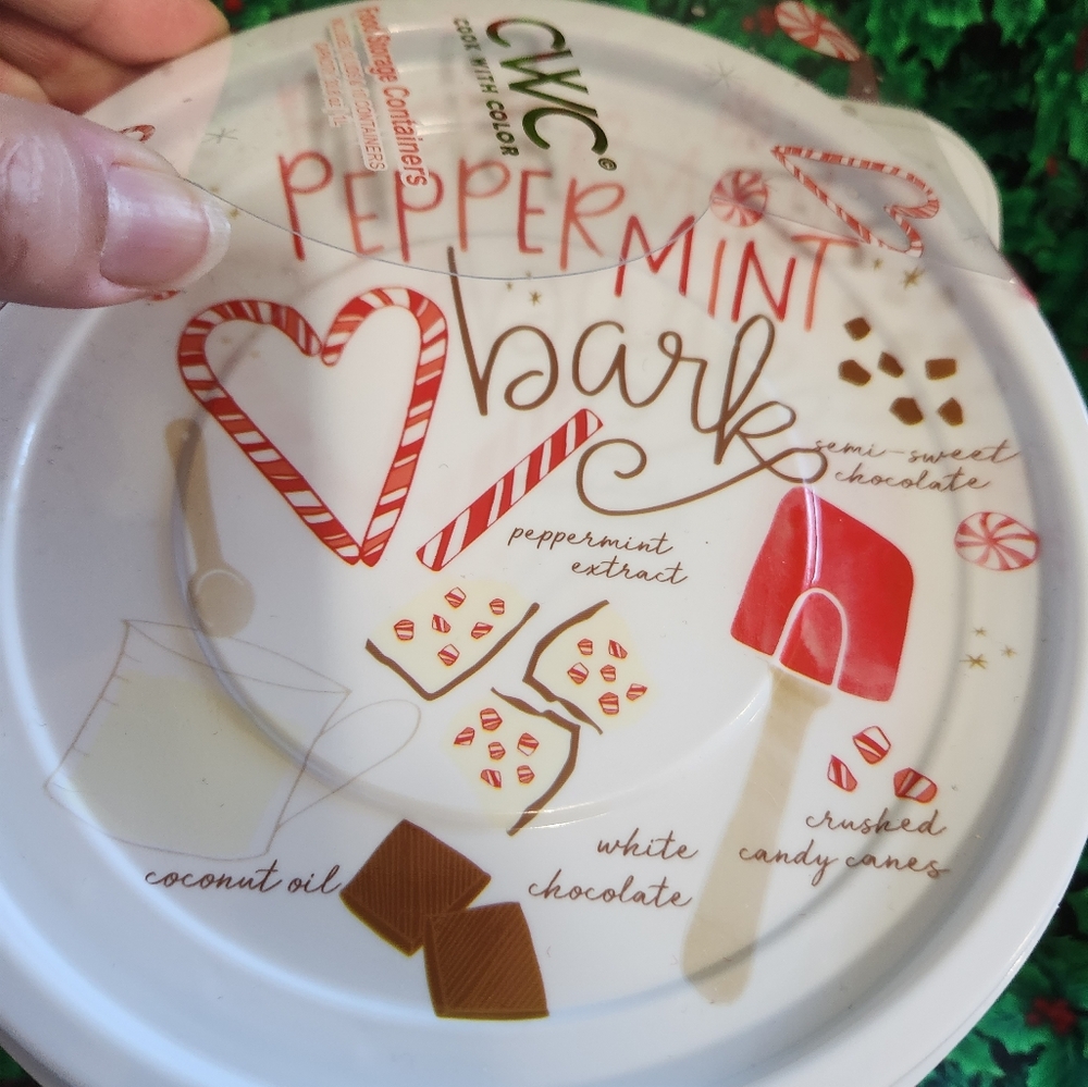 CWC Christmas Food Storage Containers Peppermint Bark NWT - Picture 2 of 4